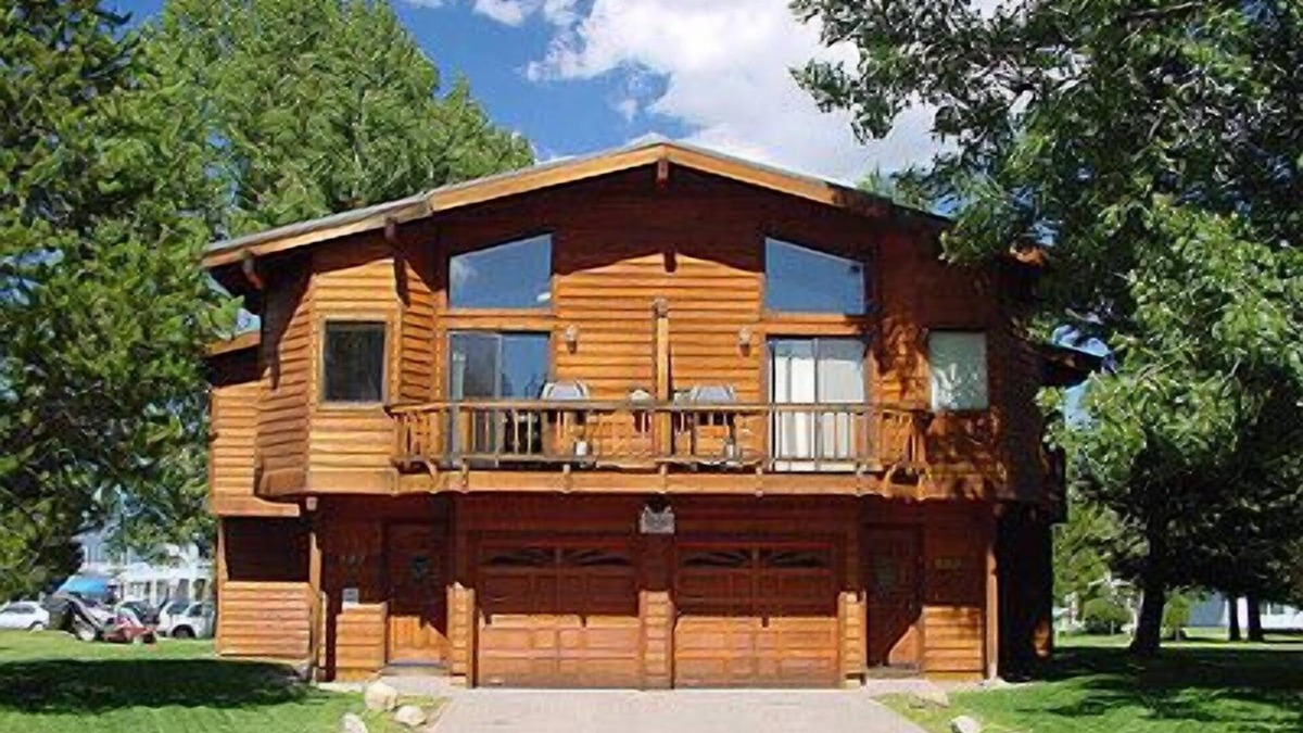 Tahoe Keys Condo | 587 Danube Drive in South Lake Tahoe