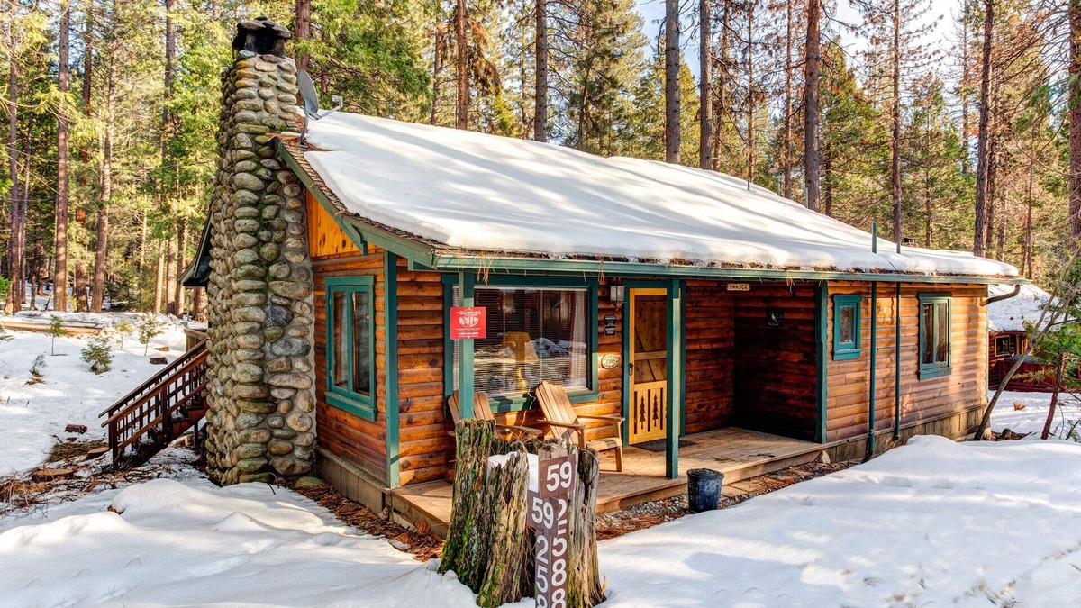 North Wawona Cabin | (59) Hansen Cabin at The Redwoods In Yosemite