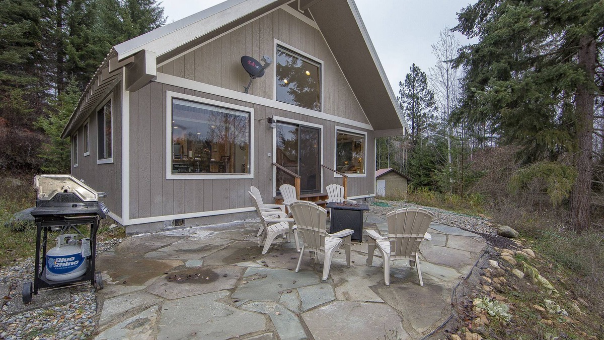 Cle Elum Cabin | 5AC View Cabin near Suncadia good Internet & Cell - Private Forest Area-