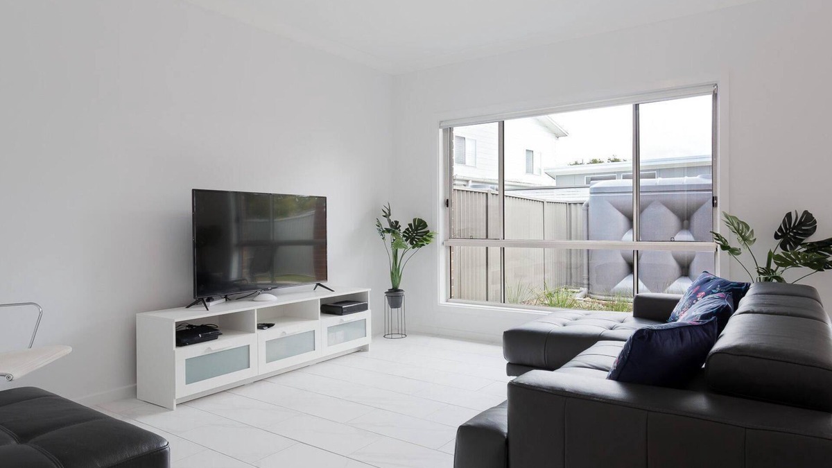 Fingal Bay House | 5b Bent Street - LARGE HOUSE WITH DUCTED AIR CON, WIFI & FOXTEL