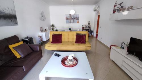 Alporchinhos Apartment | 5B Sra da Rocha - Casas & Papeis