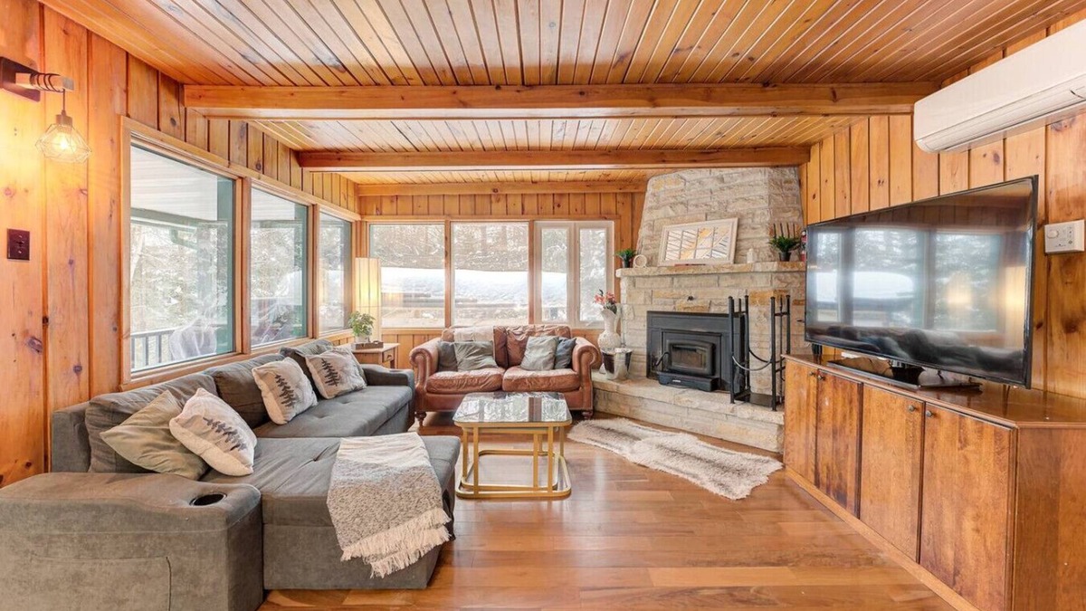 Mont-Tremblant House | 5BDR Tremblant Chalet in the Woods/Stone Firepl.