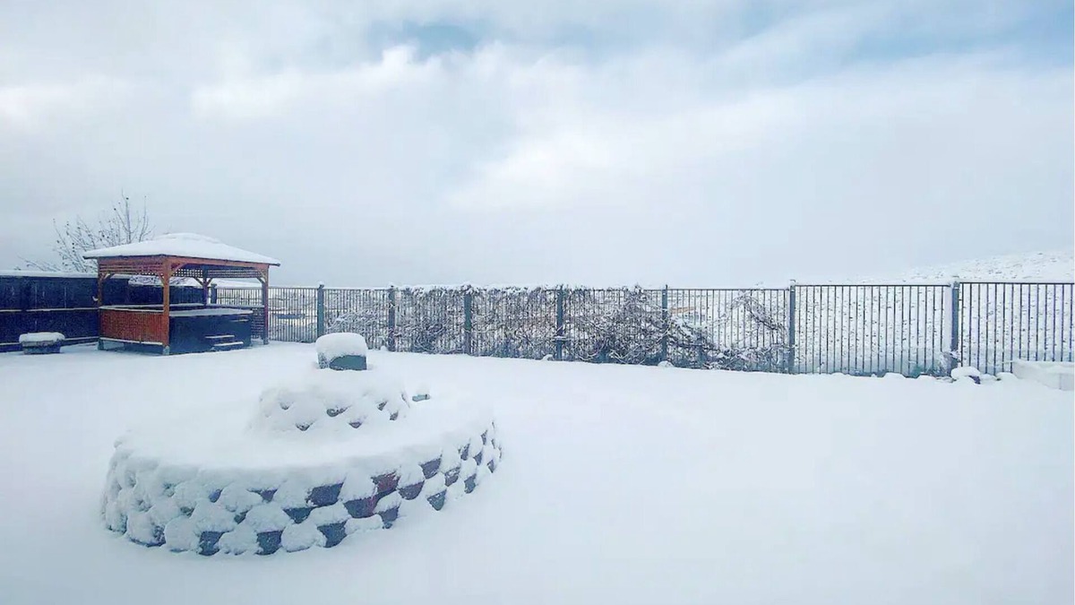 Sun Valley House | 5BDR winter getaway with amazing views. Only 30 miles to ski resorts