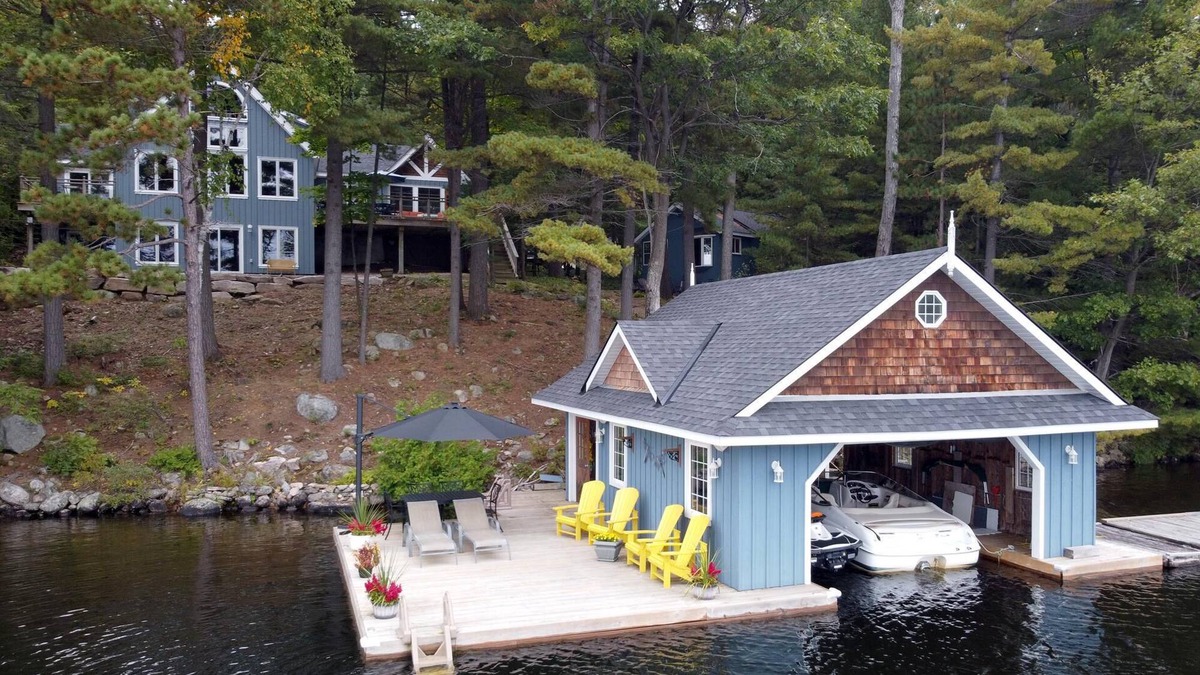 Rosseau Cottage | 5bdrm, 4bath, Boathouse, 2 bdrm Bunkie, all day sun!