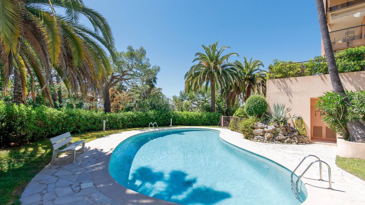 Le Cannet Apartment | 5bed sea view large terrace with swimming pool