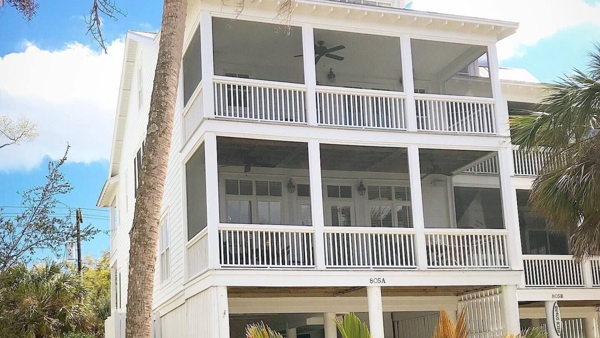 Edisto Island House | 5Bedroom/4bath beautifully appointed, screened porches, short walk to beach