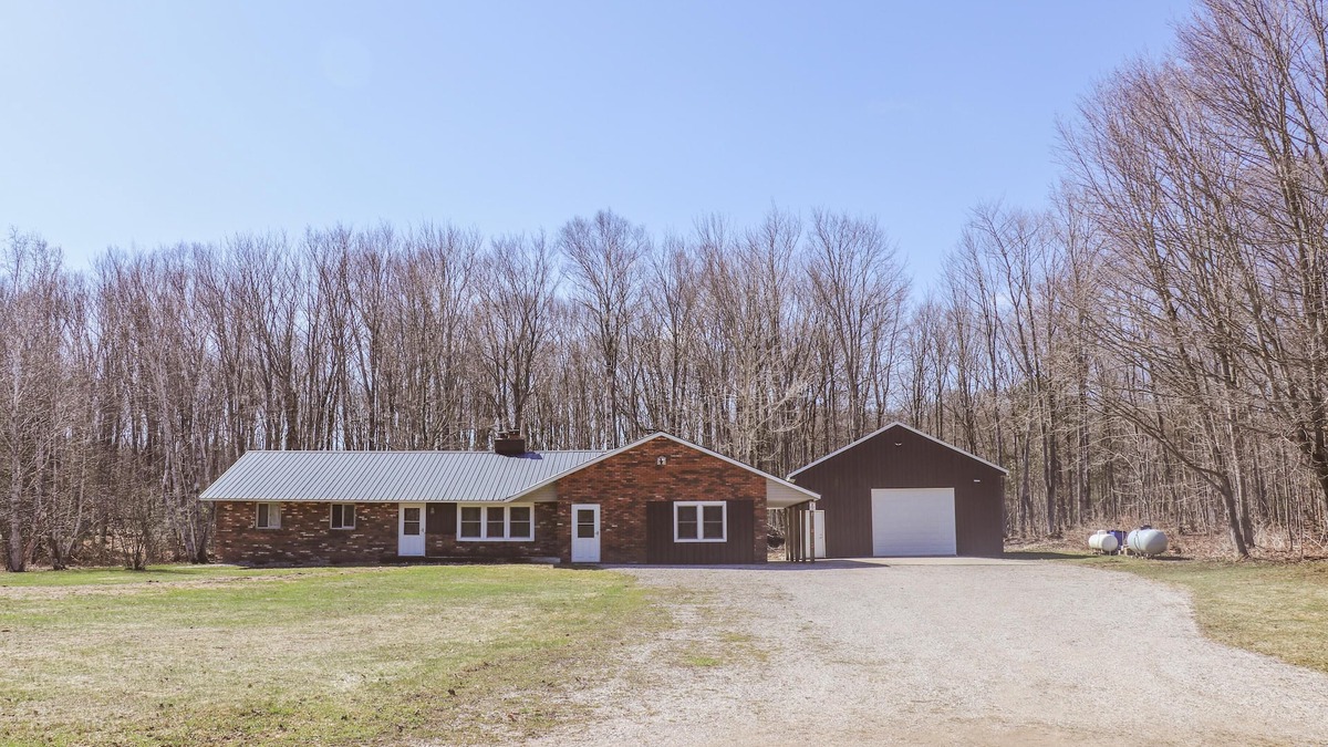 Grand Marais House | 5BR, 1.5BR, Private Wooded Hide Away
