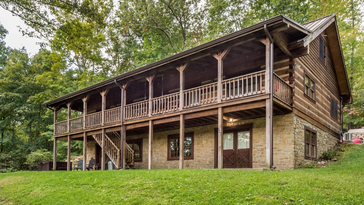 Nashville Cabin | 5BR, 3 BA. Log Cabin