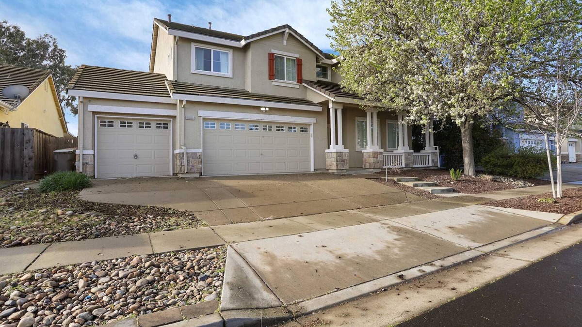 West Sacramento House | 5BR/3BA Central and Spacious Oasis Near the River