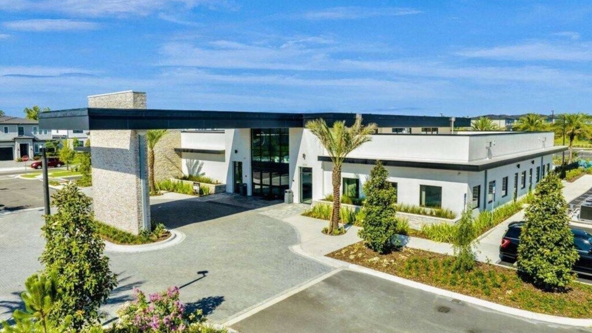 Mariner's VIllage House | “5BR/5BA Townhome w/Screened Pool & Aquarius Club – Near SeaWorld”