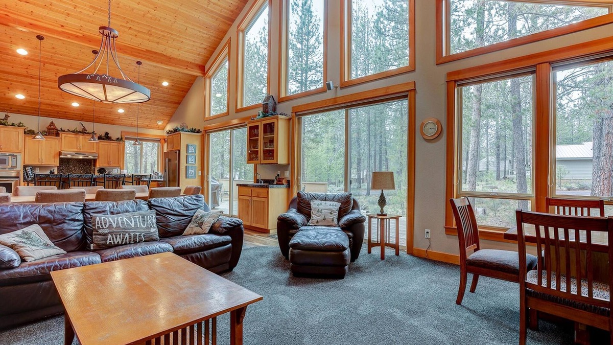 Overlook Park House | 5BR+Bunk,5.5BA,4 King,Near SHARC Pool,Hot tub,WiFi,A/C,Bikes,EV Chrg