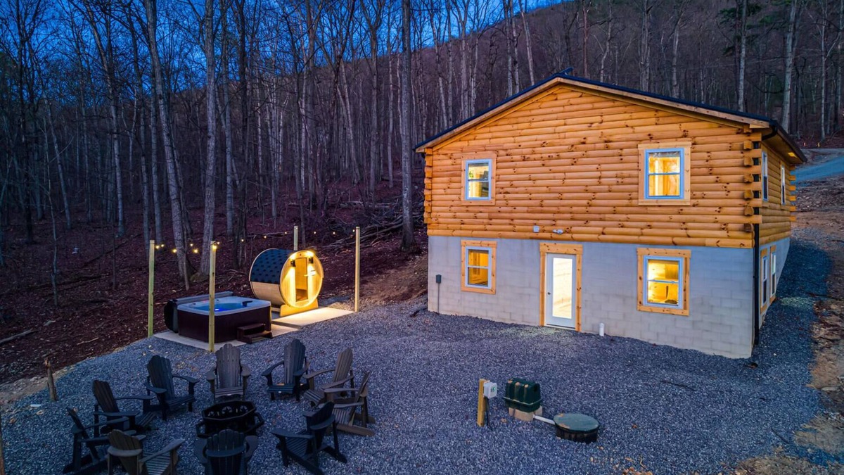 Shenandoah Cabin | 5Br Cabin W/Sauna, Hot Tub, Firepit, River Access and Games