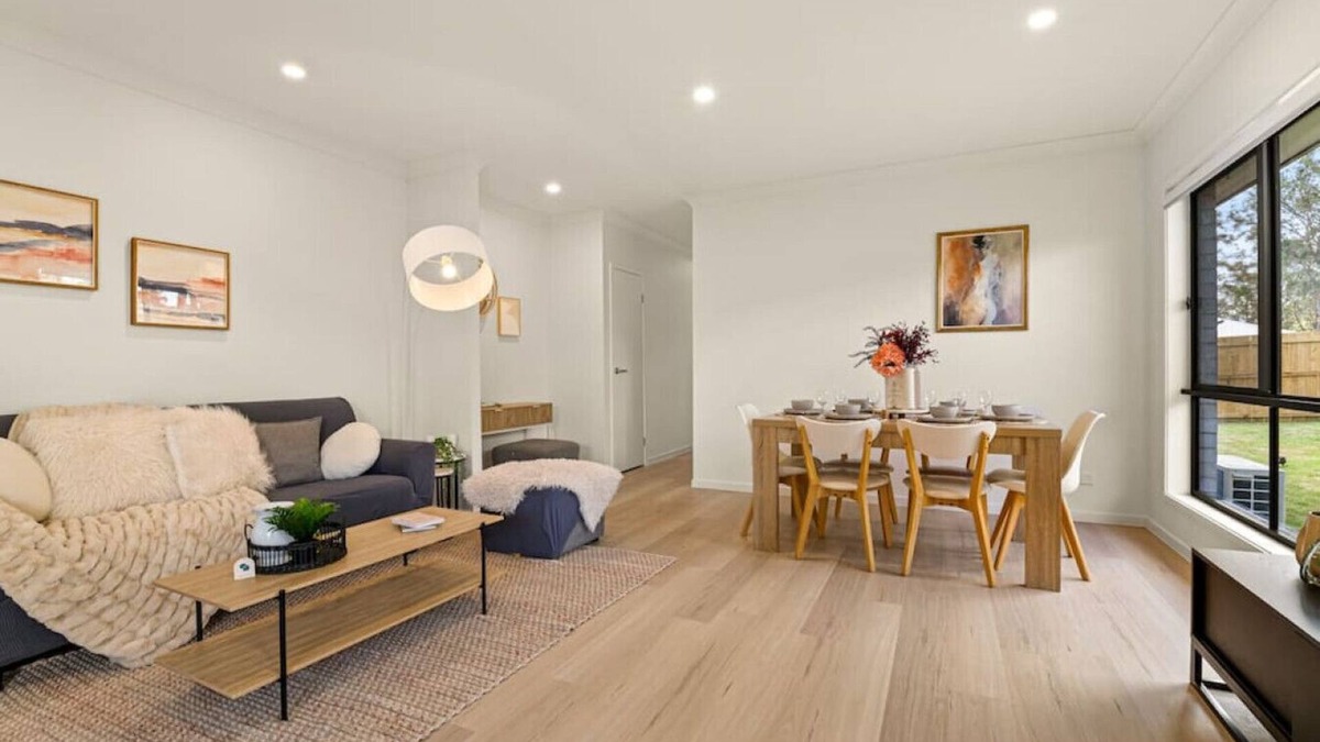 Browns Plains House | 5BR Dual-key Family home w stylished furniture