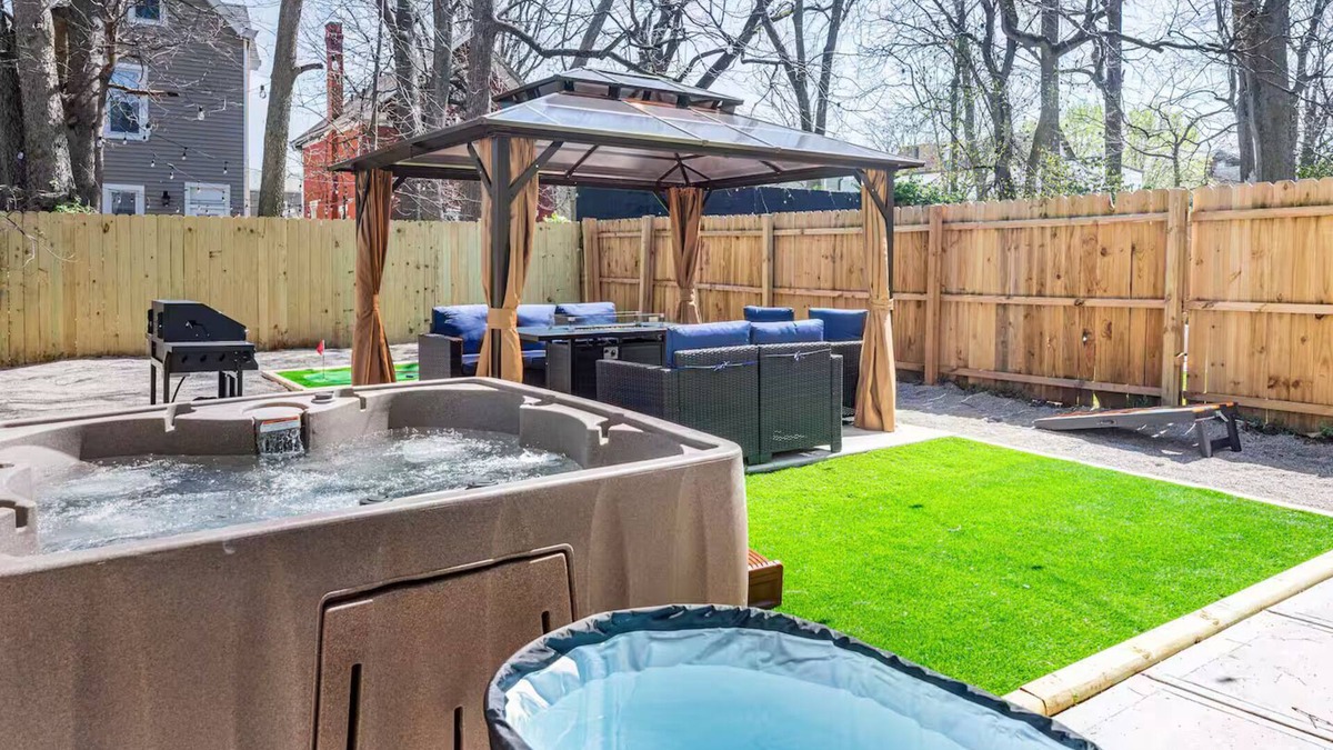 Cincinnati House | 5BR Family Retreat Oasis w Hot Tub, 5 min to DT!
