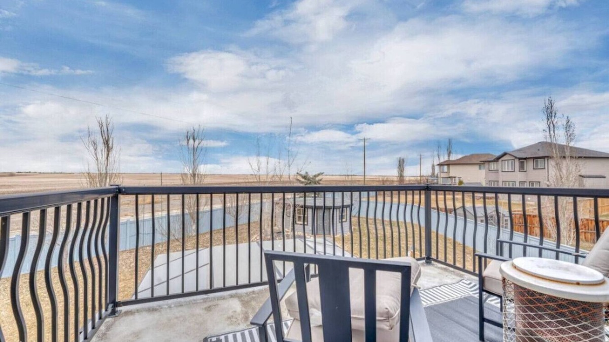 Chestermere House | 5BR Gem w/Pizza Oven, Theater & Views