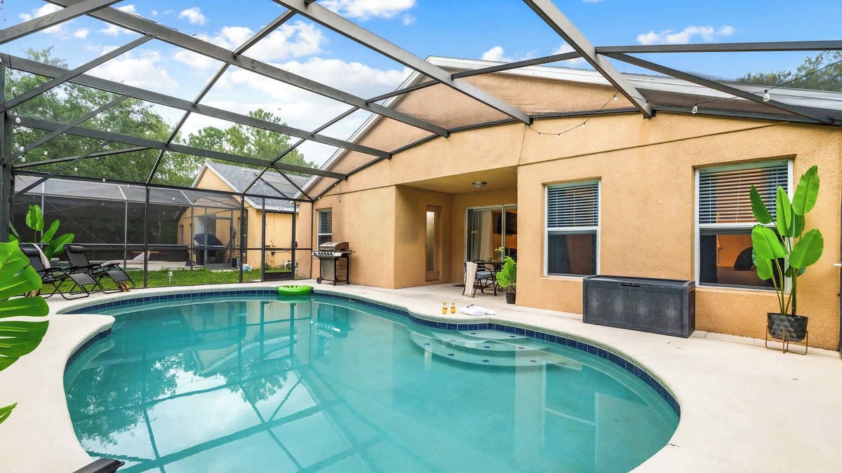 Sandy Ridge Villa | 5BR Heated Pool & Grill w/Pool Table & Darts!