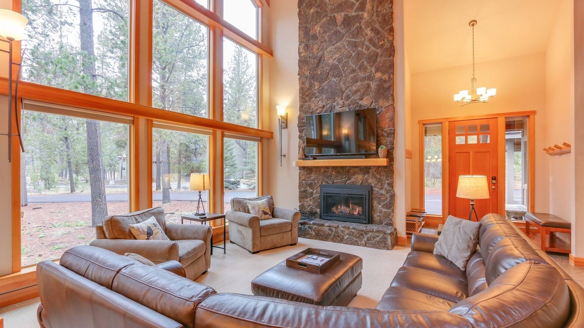 Sunriver Cabin | 5BR+Loft,5BA,3 King|Close to Village|SHARC Pool|Hot tub|A/C|WiFi|Bikes|EV Chrg
