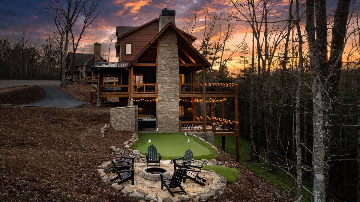Blue Ridge Cabin | 5BR Modern Luxe | Cozy Fall Views, Blue Ridge