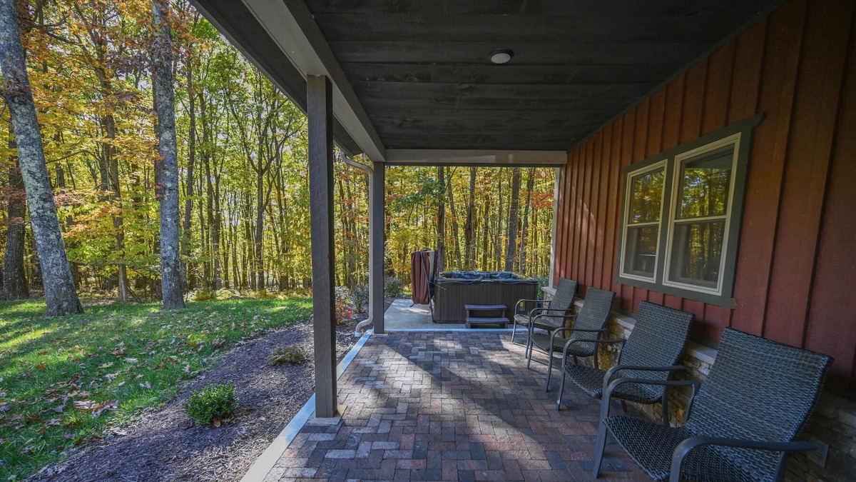 Accident House | 5BR Mountain Home Near Deep Creek Lake