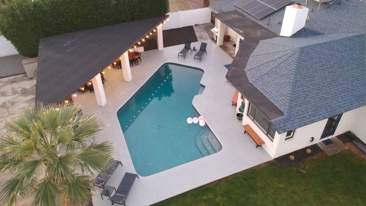 Chandler House | 5BR Resort-Style Oasis|2 Primary's|Cabana|GameRoom