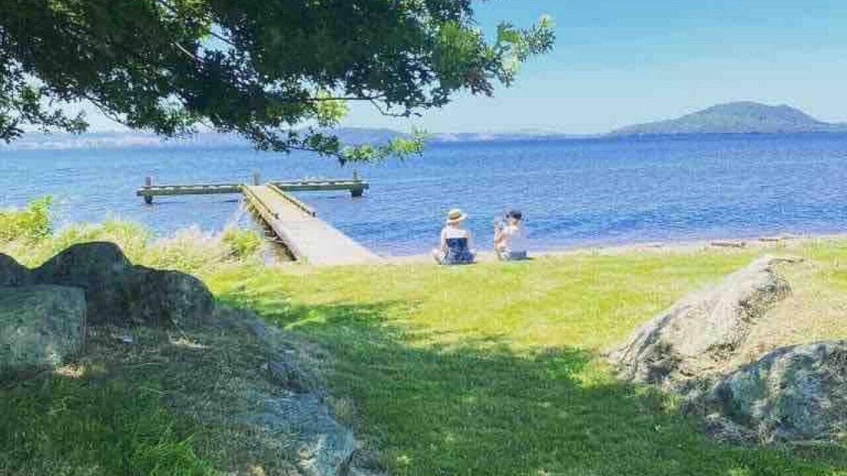 Kawaha Point House | 5BR-Sleeps 12, 50m to Lake Near CBD & Attractions