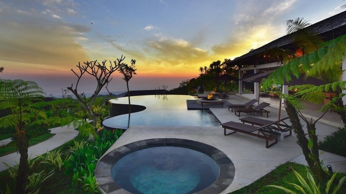 Wanagiri Villa | 5BR VILLA BALI NEAR LAKES AND FOREST