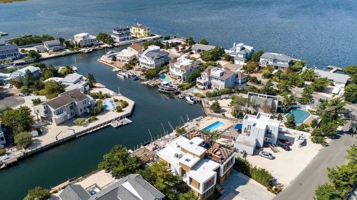 Loveladies House | 5br waterfront oasis Loveladies, LBI with pool
