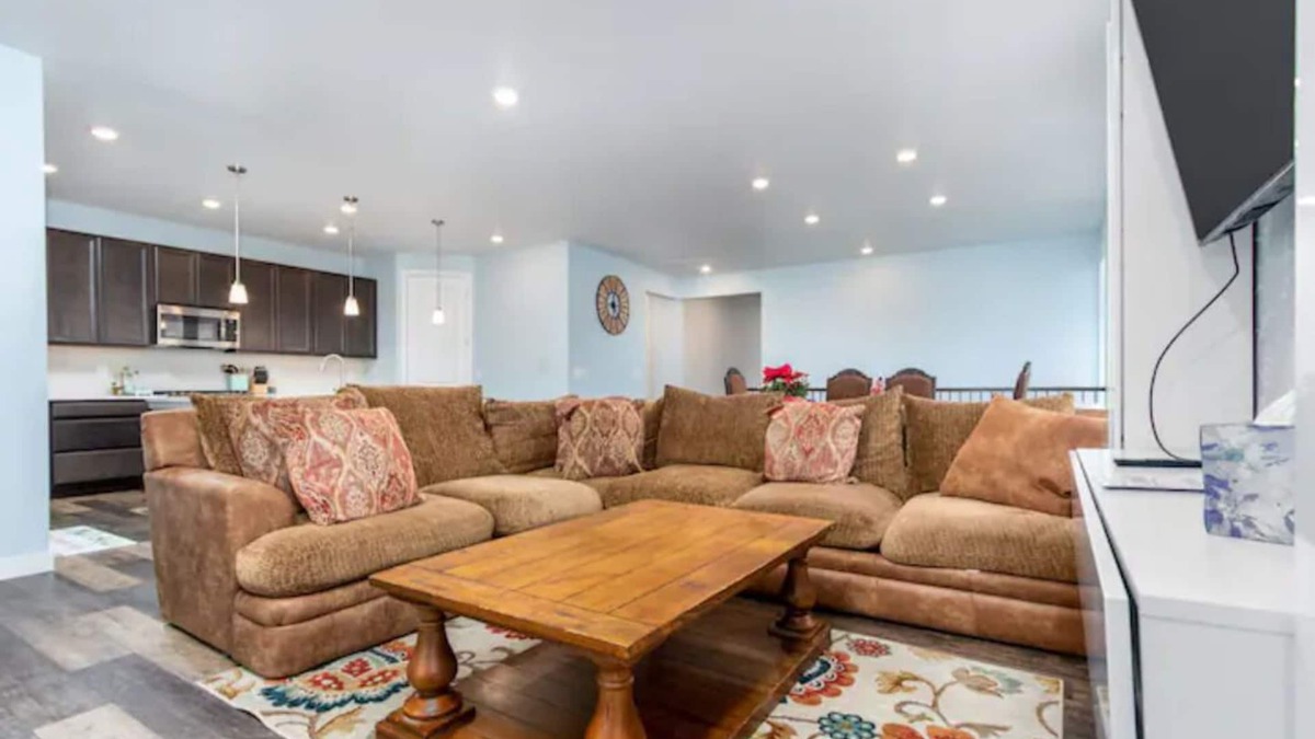 Ken Caryl House | $5K Monthly Special! 3BD2BA Littleton New and Large Ranch Home Close to Mountain