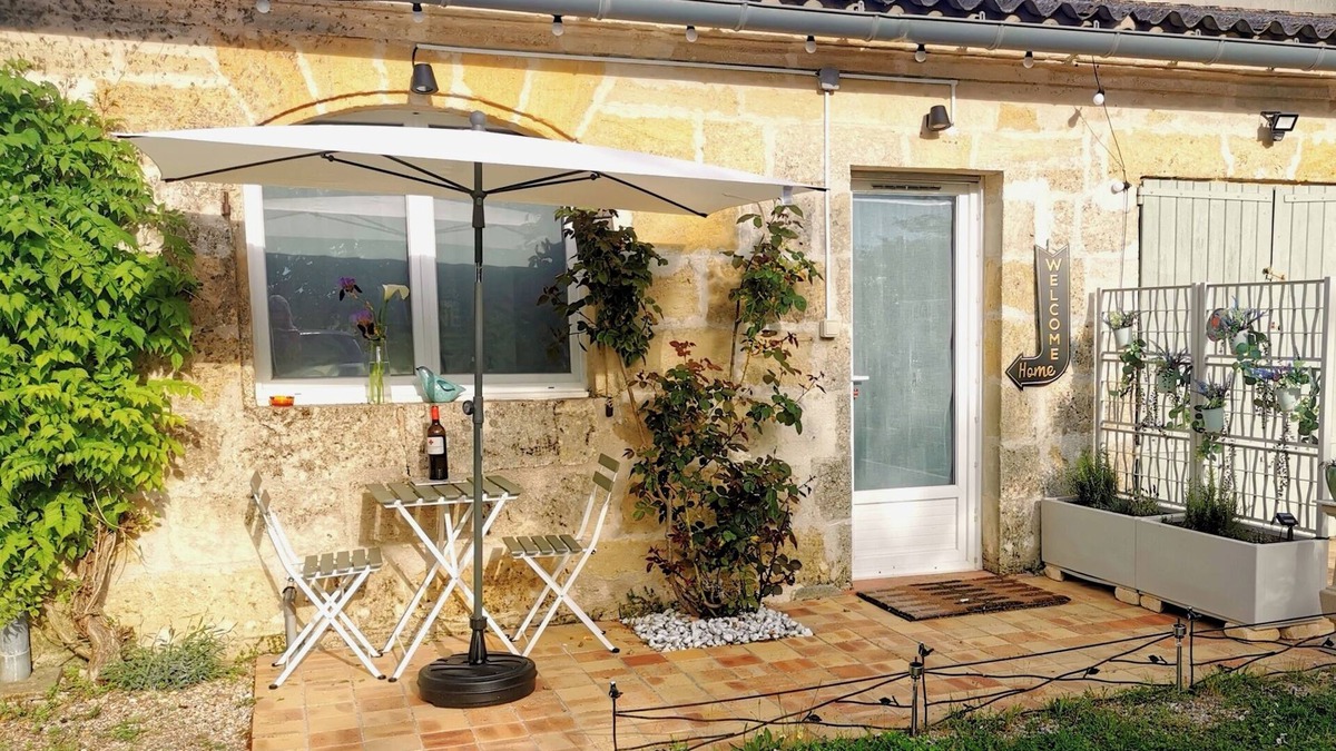 Sainte-Terre House | 5km Saint-Émilion - Attractive renovated gîte with all comforts, terrace, sleeps 2