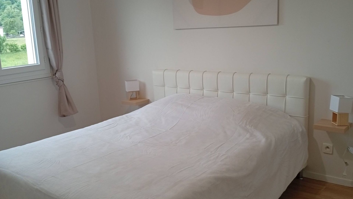 Lezignan Apartment | 5min from the sanctuary Ideal for families, large 50 m2 terrace