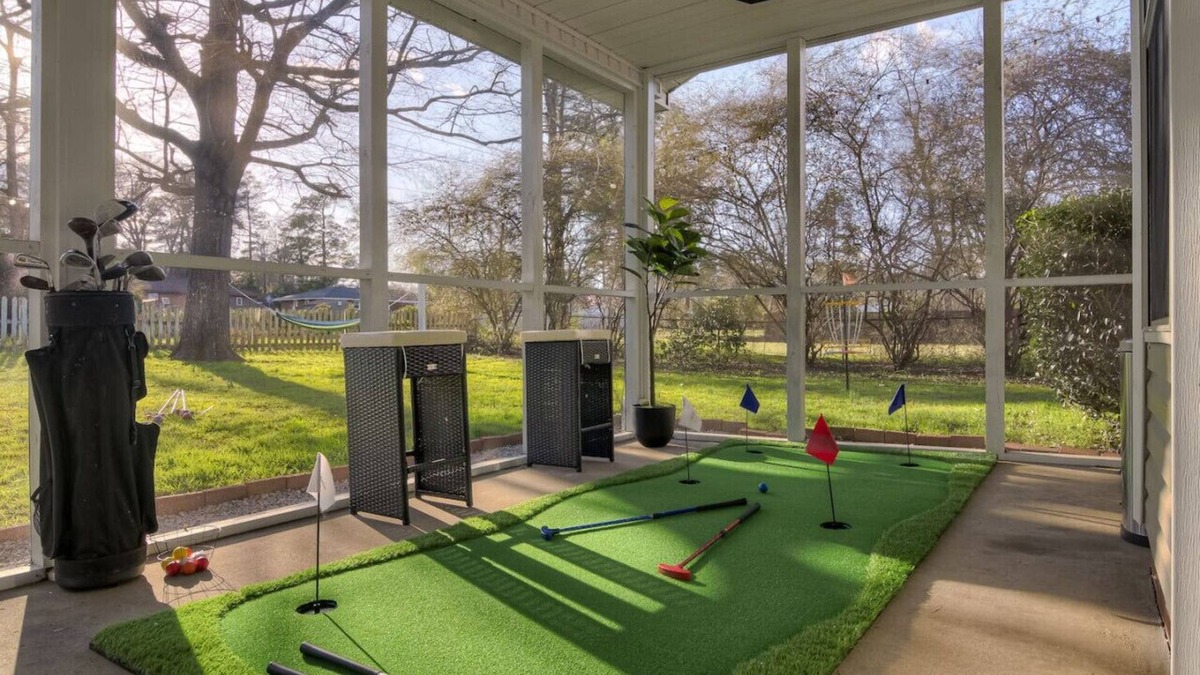 National Hills House | 5min to AN Golf Club l Pet-Friendly l Big Backyard, BBQ & Fun Activities