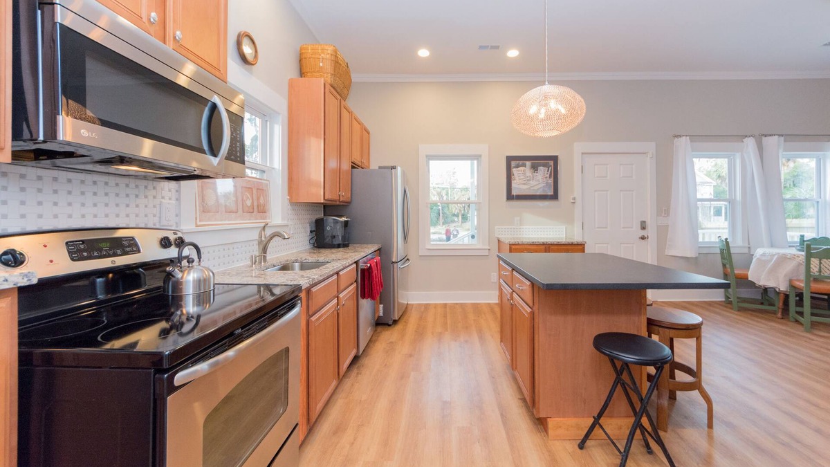 Historic District House | 5Min Walk to Waterfront. Pet Yes