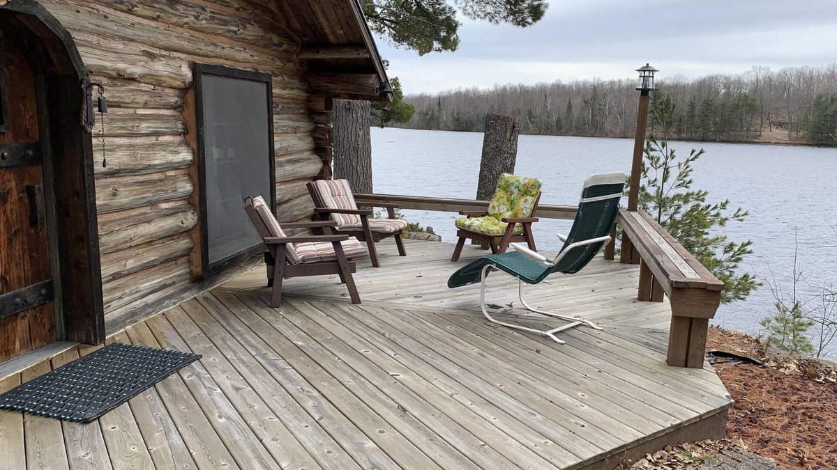 Nadeau Cabin | 5th Season: A Secluded Riverside Retreat in Michigan's Upper Peninsula