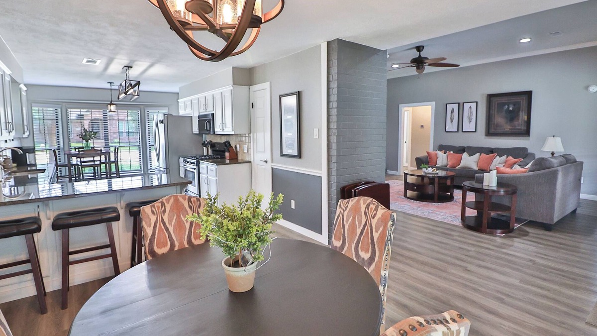 Copperfield House | 6.6 miles to Texas A&M University! Great Beds, Quality Bedding, and Super Clean!