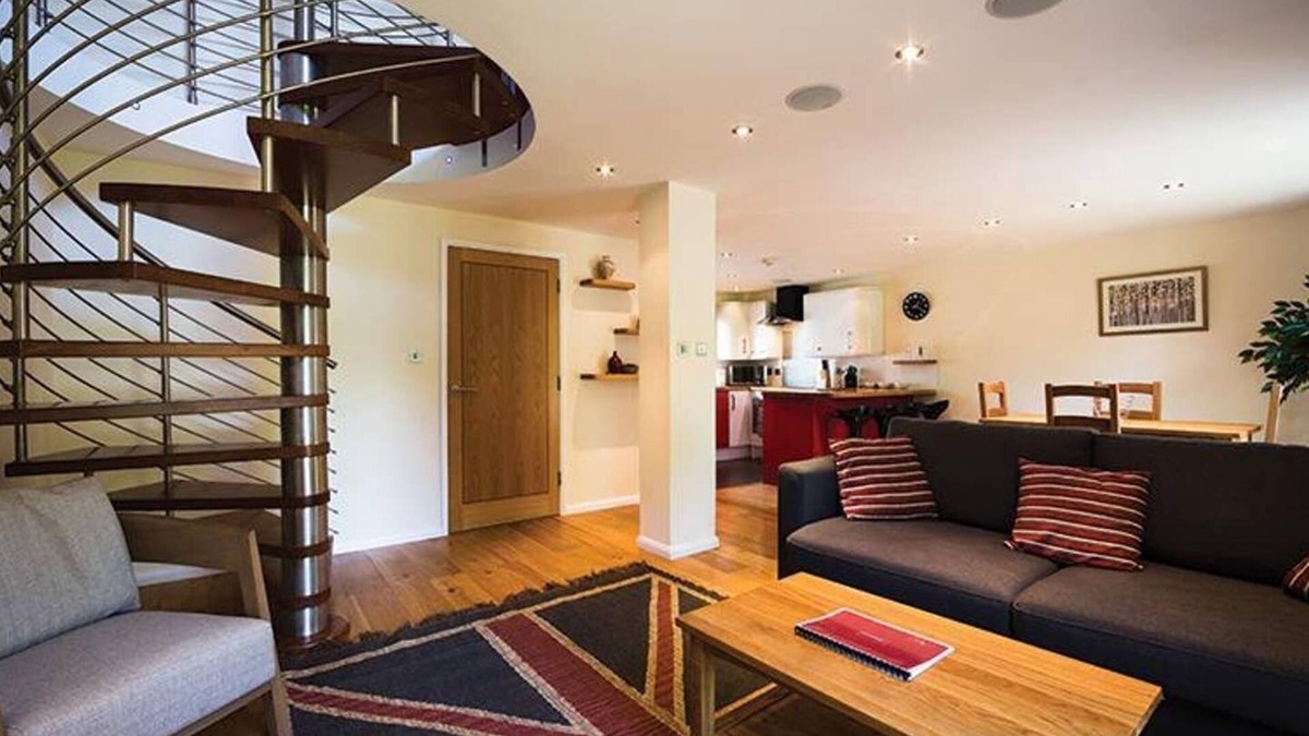 Didcot House | 6 Ashbrook Mews 6 As
