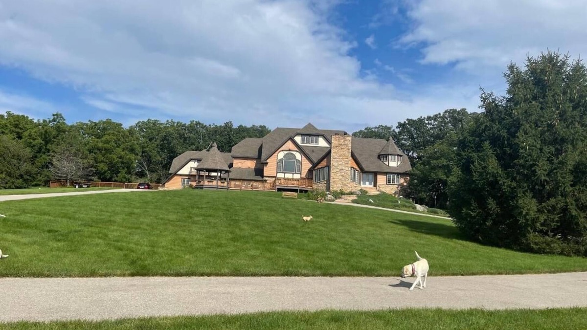 Marengo House | 6 bd Country Estate on 28 Acres near Lk Geneva w/Ponds, Trails, Fenced Dog-park
