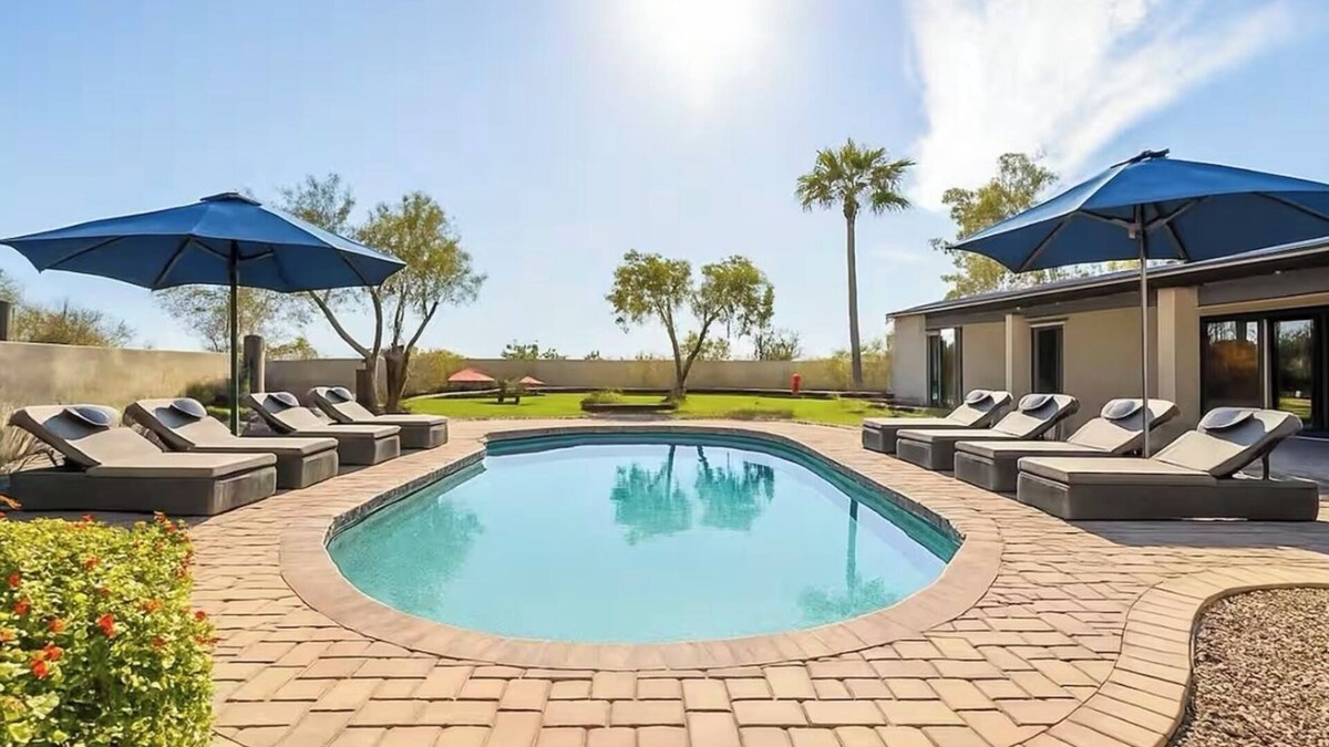 Paradise Heights Villa | 6 bd Desert Oasis w/Pool, Slide, Pickleball+More!