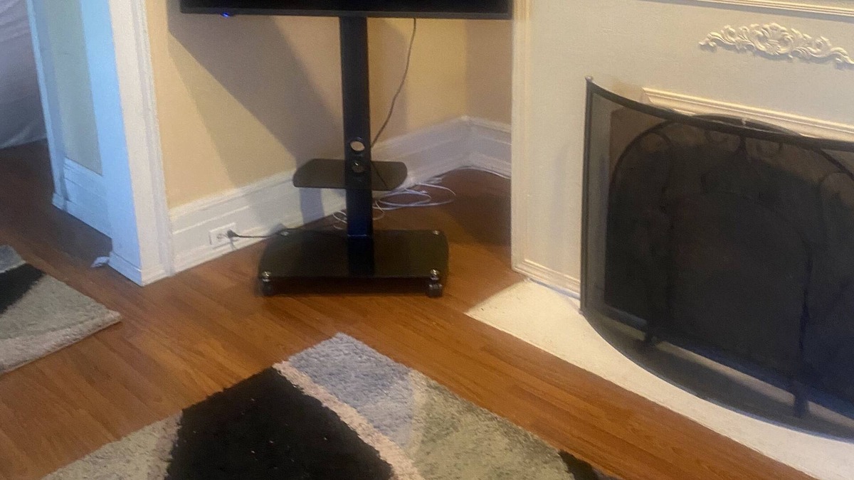 Hough House | 6 Bdr 4 bth home perfect for student housing