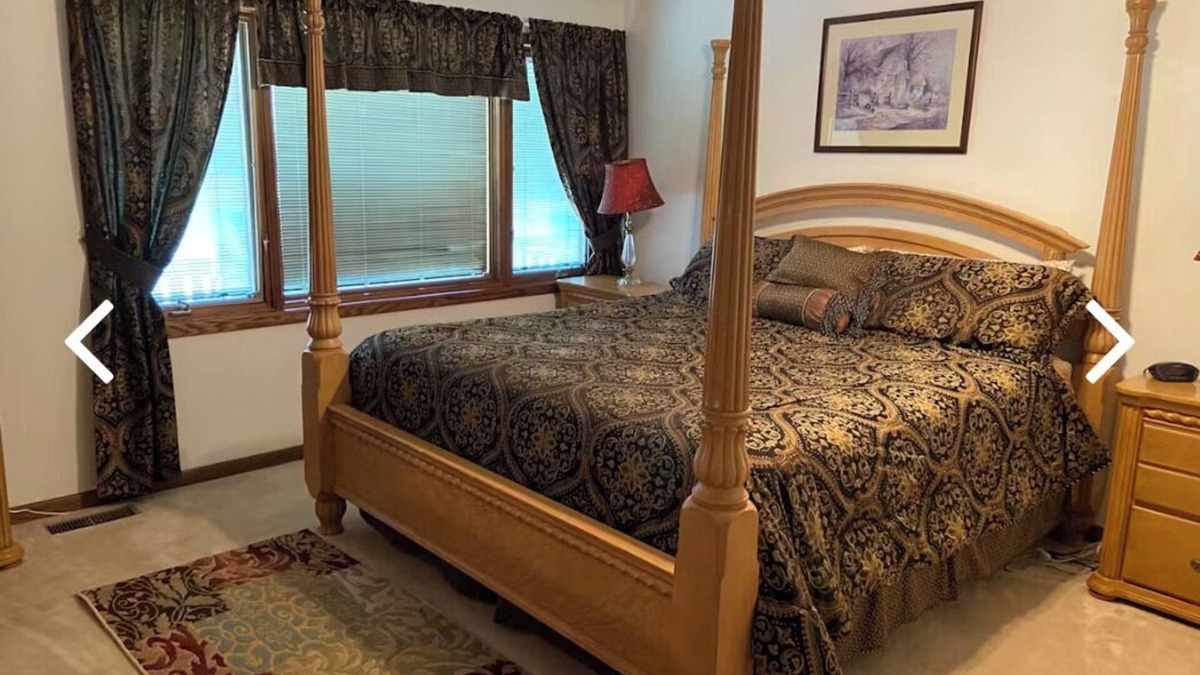 Walker Cabin | 6-bdrm, 4bath, luxury cabin on the lake w/WiFi, AC, all resort amenities incl.