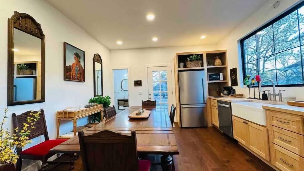 Springfield House | 6 Bed, 3 Bath! Right by MSU, Downtown SGF!