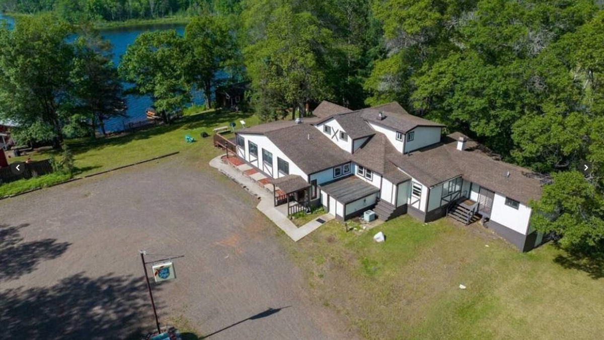 Spooner Cabin | 6 BED/4 BATH, RESORT/LODGE ON LAKE IN SPOONER! ENJOY LAKE LIFE, FISHING & TRAILS