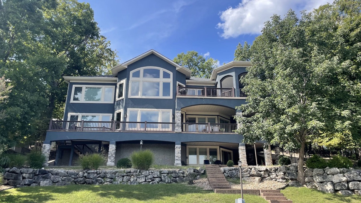 Osage Beach House | 6 Bedroom 4.5 bath lakefront home in Porta Cima! Main channel view & quiet water
