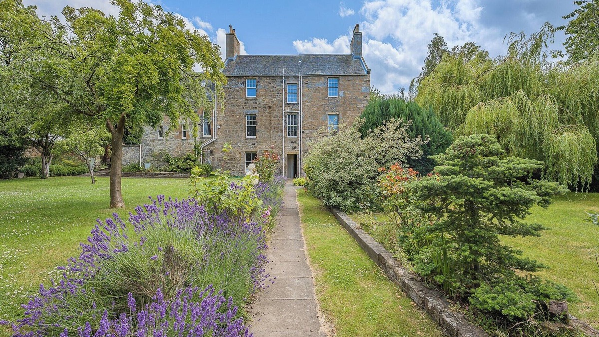 Prestonpans Cottage | 6 bedroom accommodation in Prestonpans