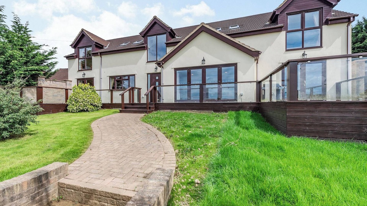Cinderford Cottage | 6 bedroom accommodation in Cinderford