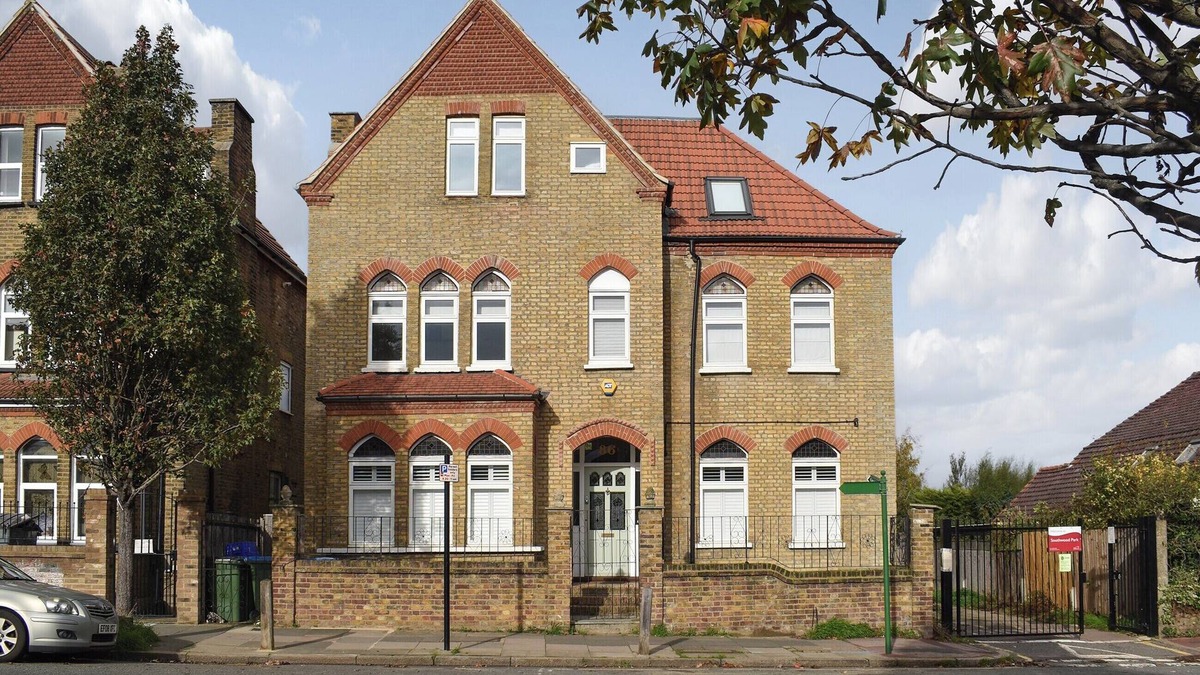 New Eltham Cottage | 6 bedroom accommodation in New Eltham