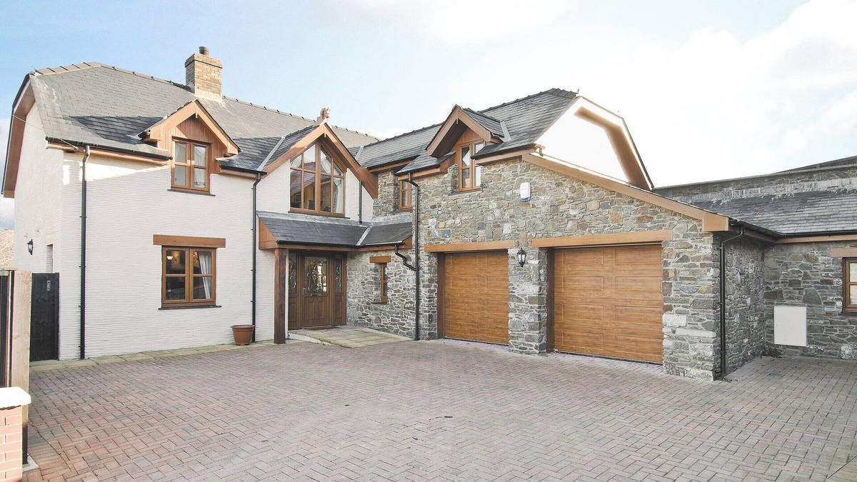 Aberaeron Cottage | 6 bedroom accommodation in Aberaeron