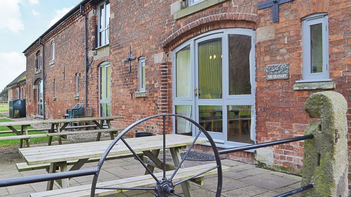 Denstone Cottage | 6 bedroom accommodation in Somersal Herbert, Ashbourne