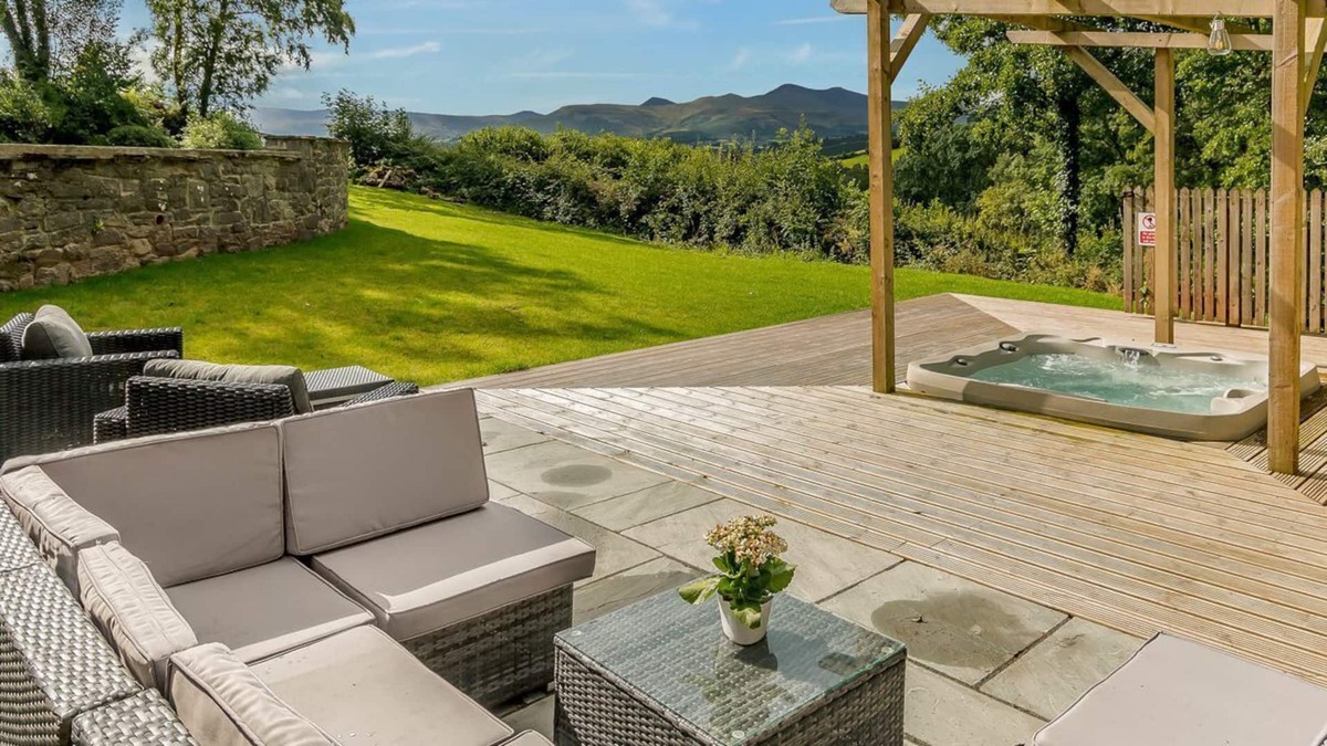 Brecon Cottage | 6 bedroom accommodation in Cradoc, near Brecon