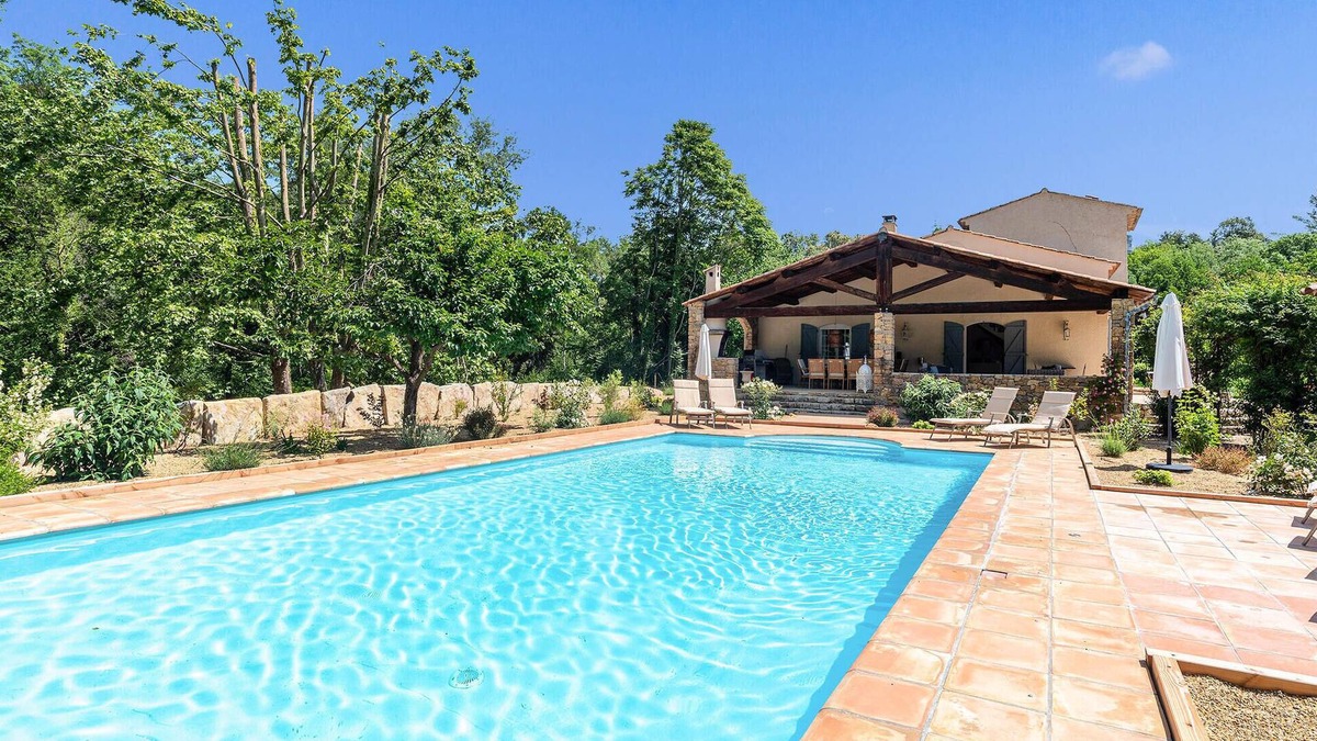 Carces House | 6 bedroom pet friendly home in Carcès