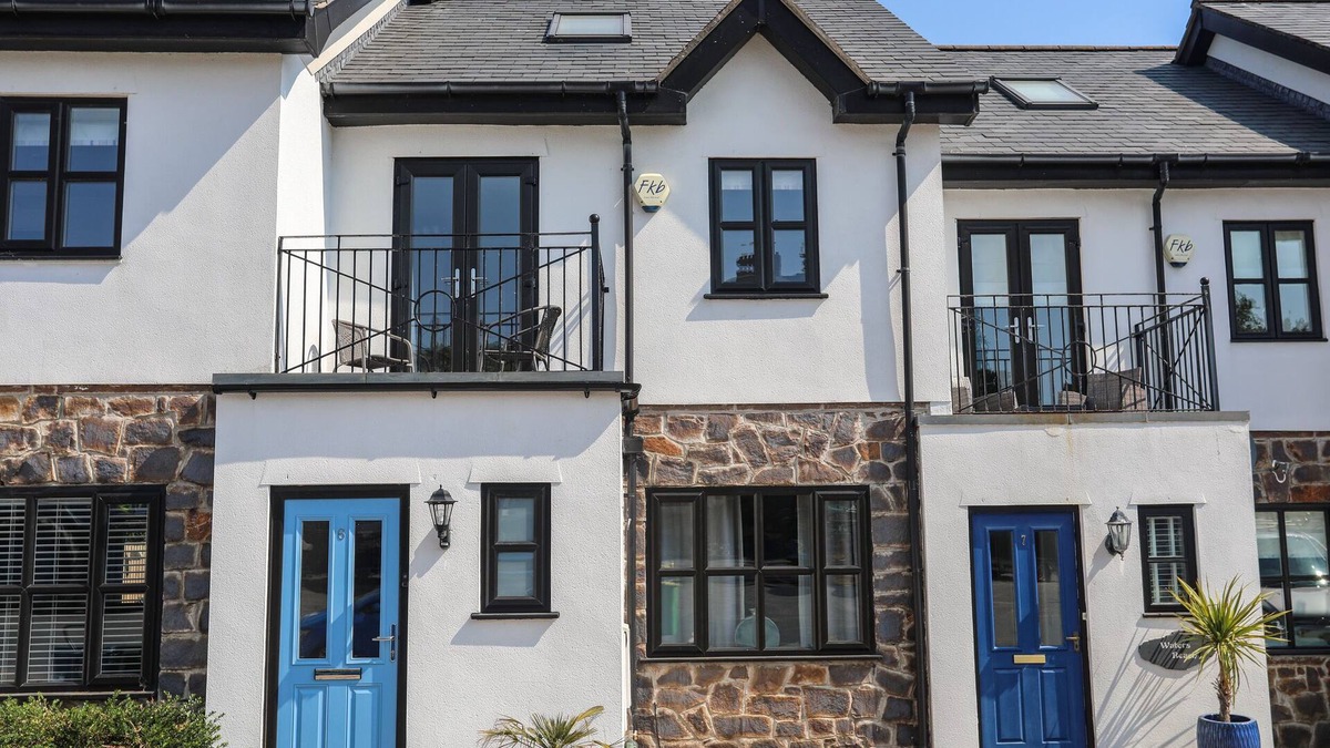 Abersoch Cottage | 6 BOAT YARD, pet friendly, country holiday cottage in Abersoch